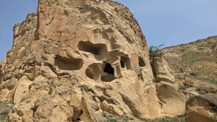 Funerary tombs of Kaspi