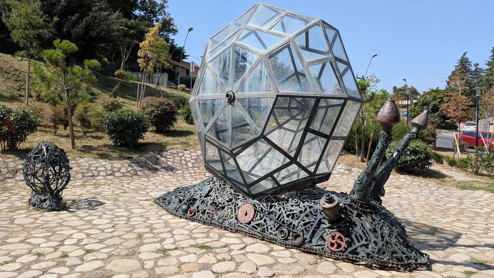 Art object "Snail Family"