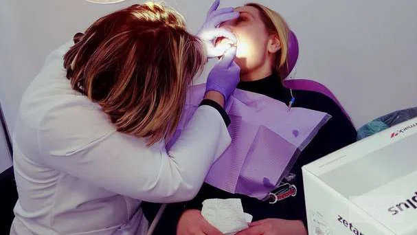 Лечебная процедура в стоматологии Art Dental