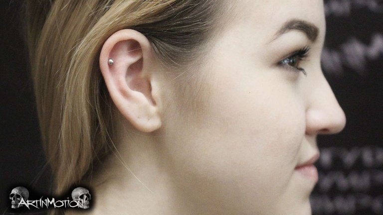 Cartilage piercing (flat, helix)