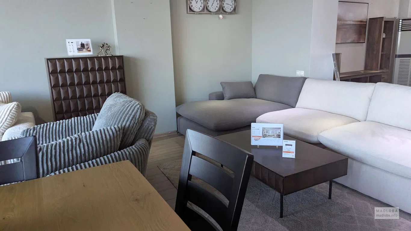 Мягкая мебель в мебельном салоне Ashley в Батуми