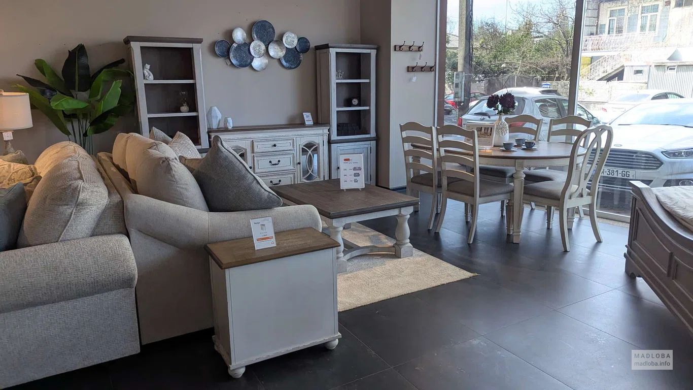 Мебель для гостиной в магазине мебели Ashley в Батуми