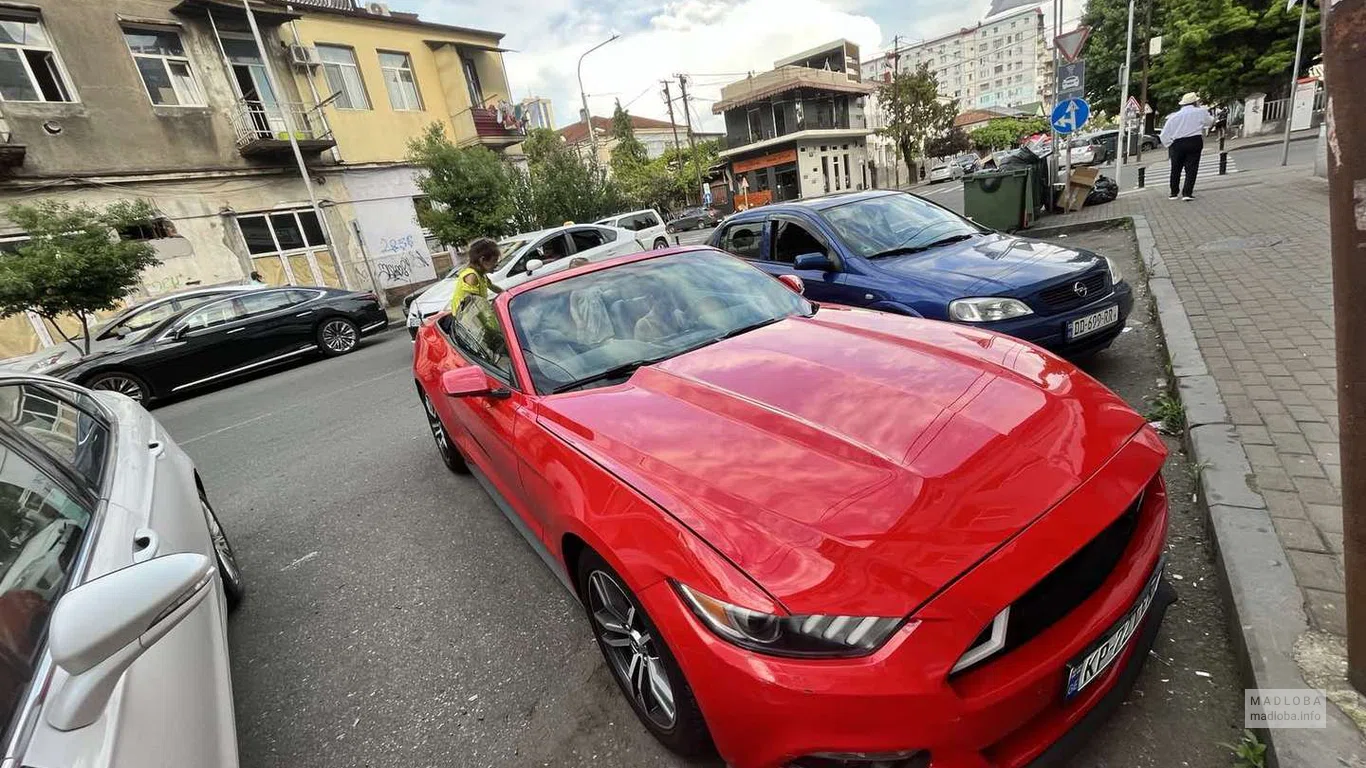 Ford Mustang 2016 в аренду у Auto Rent Batumi