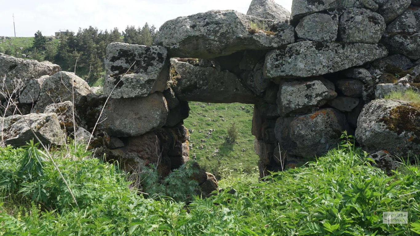 Megalithic fortress of Avranlo