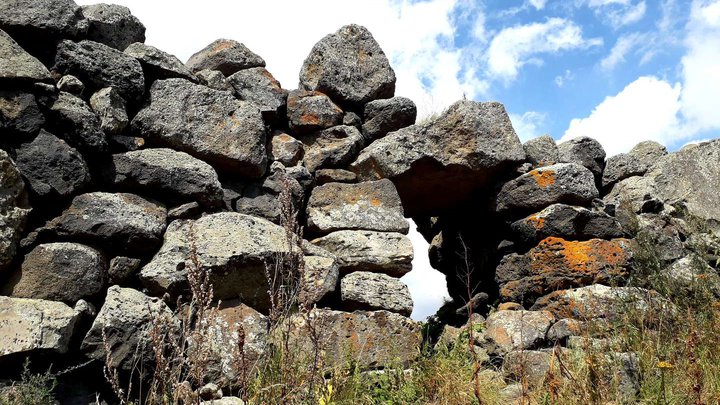 Megalithic fortress of Avranlo