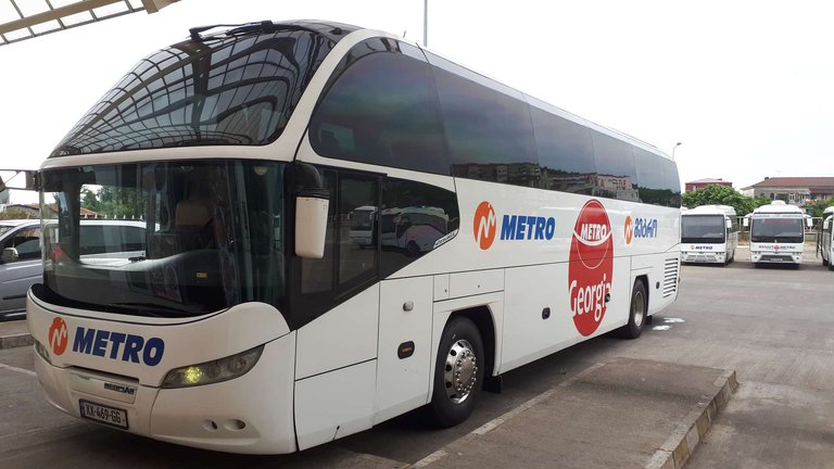 Развитие транспортной системы в регионах Грузии: новые автобусы и мусоровозы