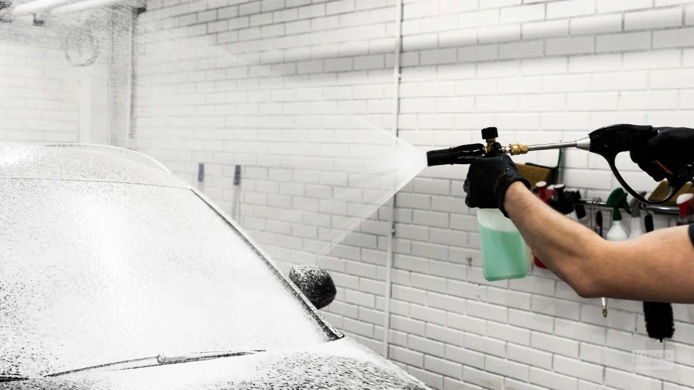 Автомойка на улице Джавахишвили 49 в Кутаиси