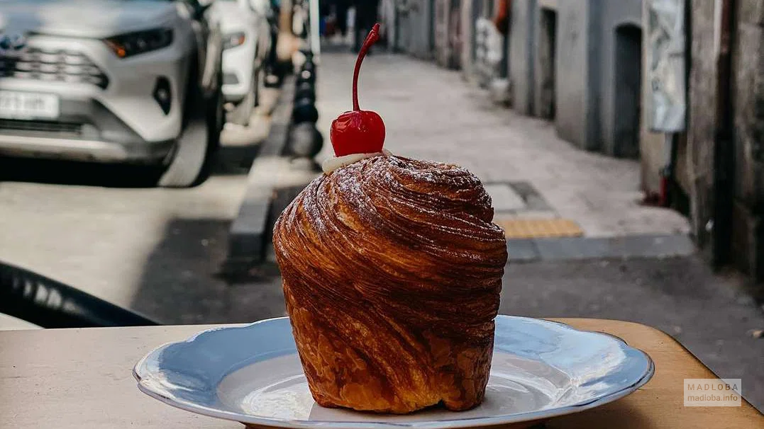 Краффин в Baba Bakery