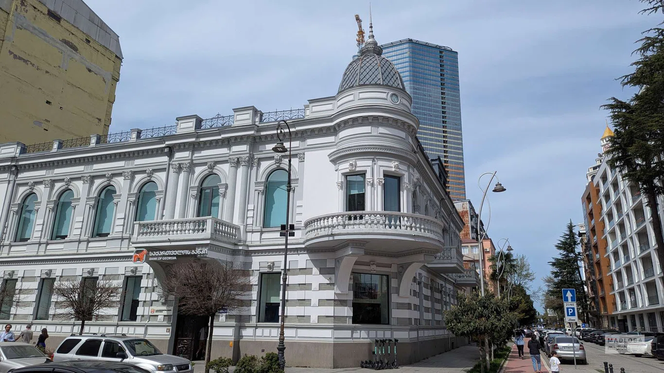 Отделение Банка Грузии на ул. Абашидзе 58 в Батуми