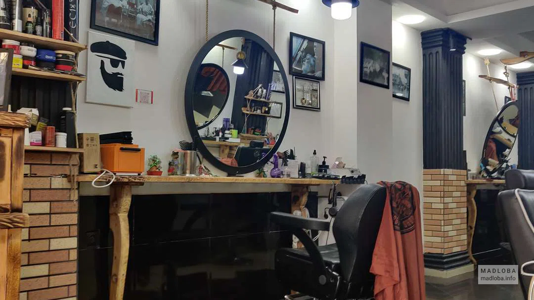 Barber Friends интерьер