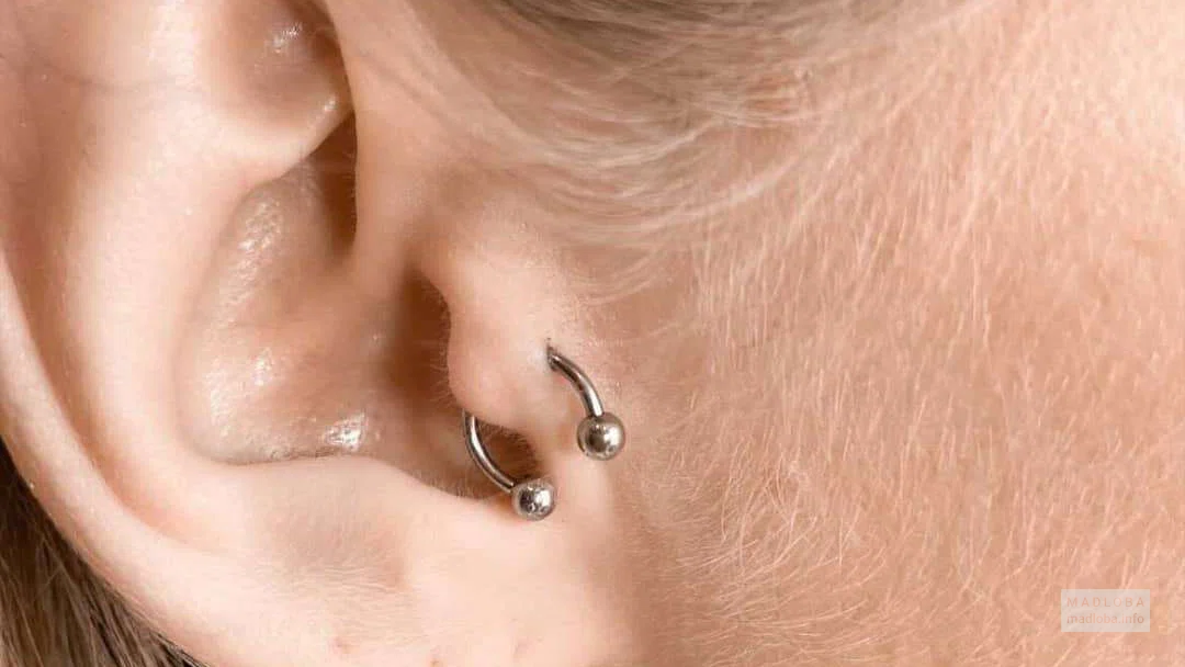 Barberattoo Barbershop Ear Piercing