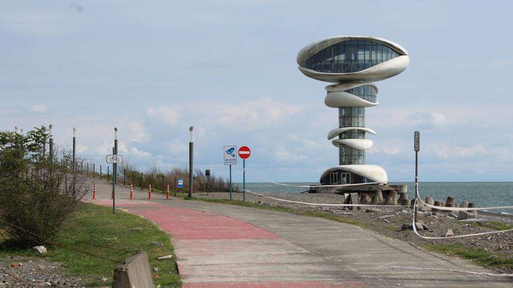 ანაკლიის კოშკი