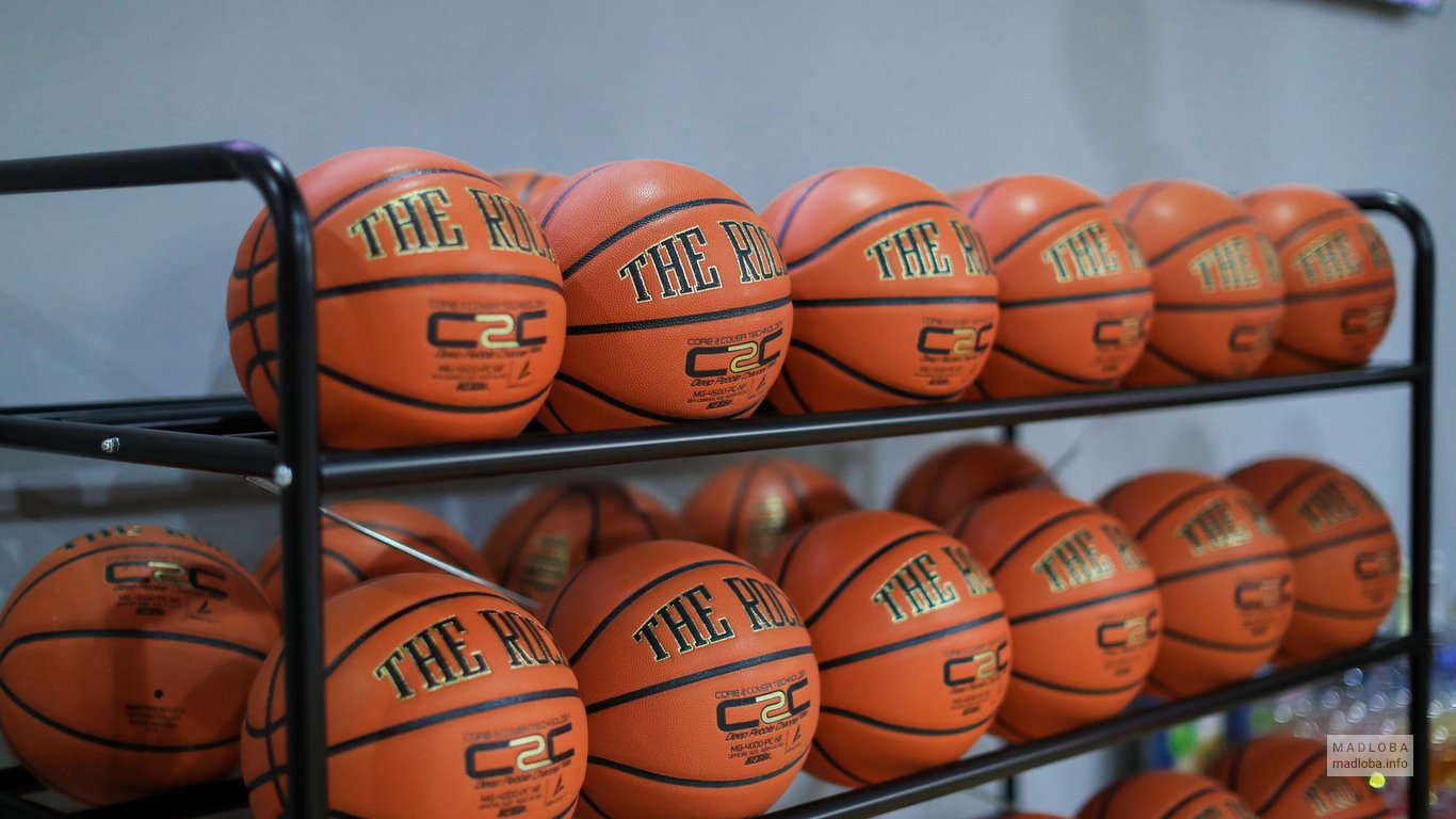 Basketball classes at the Shoot 360 club in Tbilisi for professionals