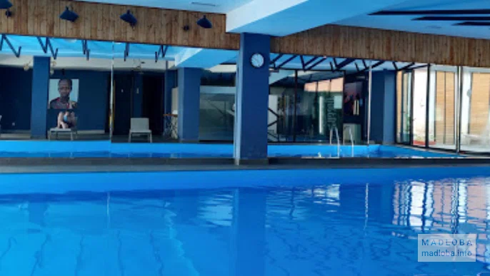 Бассейн (Академия тенниса Лейлы Месхи) в Тбилиси