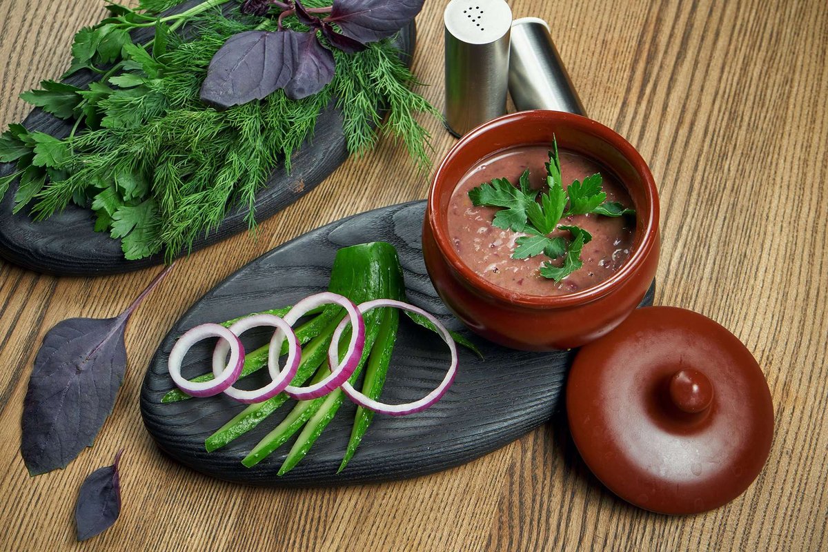 Beans in a pot (lobio)