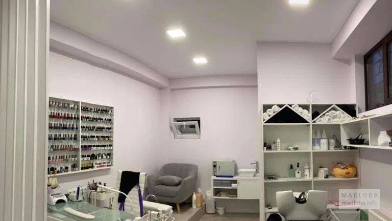 Интерьер в салоне красоты "Beauty Lounge SARKE"