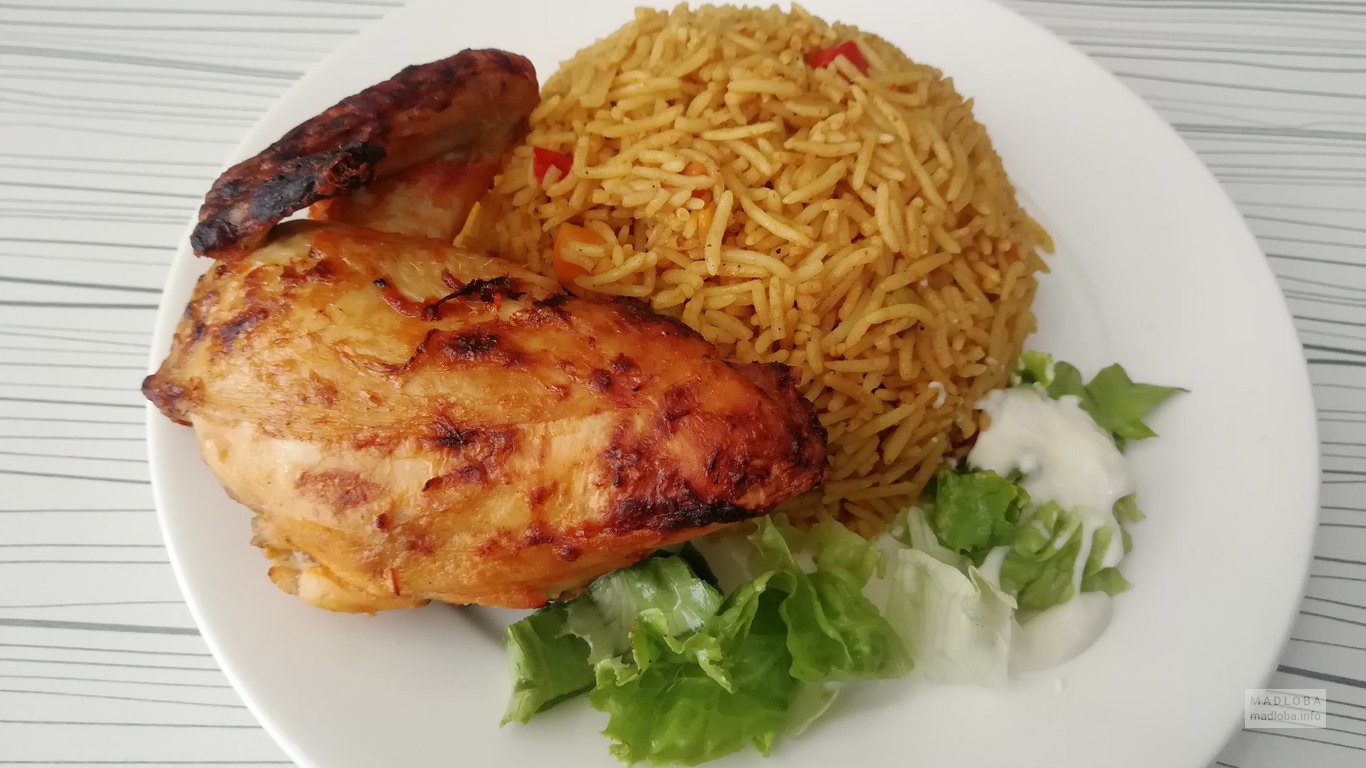 Рис с курицей в Beirut Pasha Restaurant-Halal