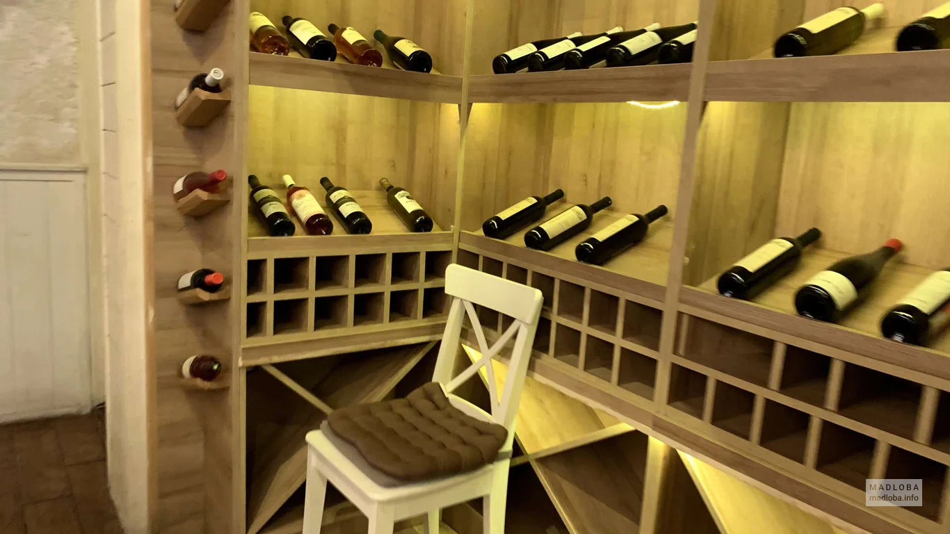 Вино в ресторане Берикони