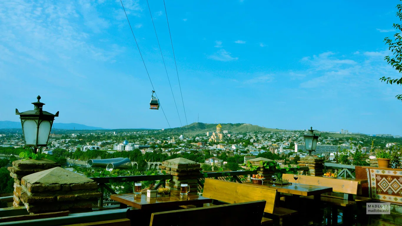 Вид на город из ресторана Best View Tbilisi