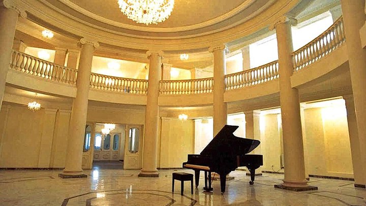 Большой концертный зал Тбилисской государственной консерватории