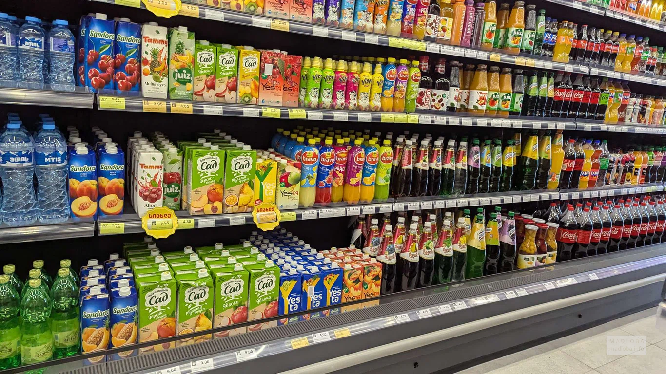 напитки в супермаркете Bilioni в Грузии