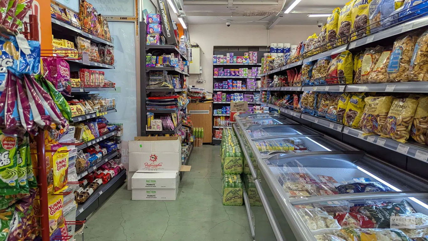 снеки и заморозка в супермаркете Billion на улице Пушкина, 162 в Батуми