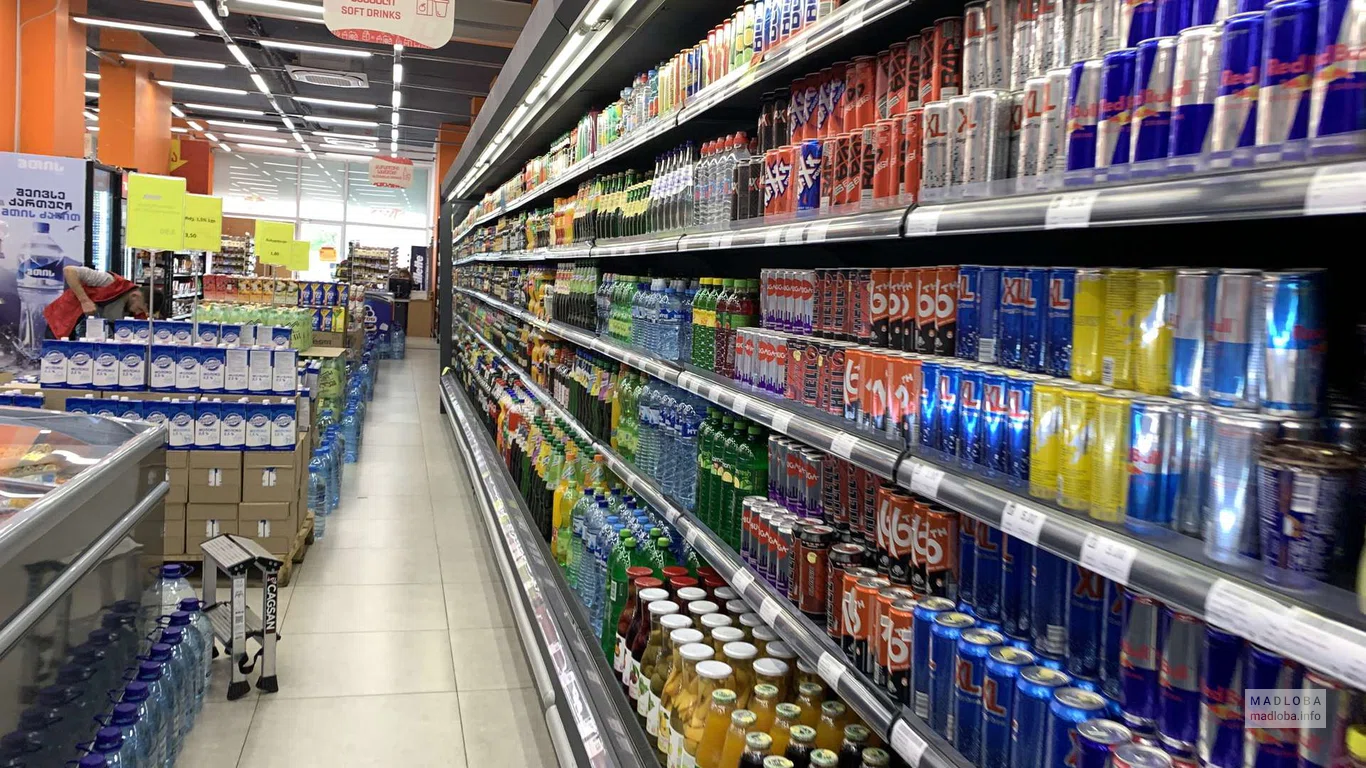 Напитки в магазине Billion Supermarket в Батуми