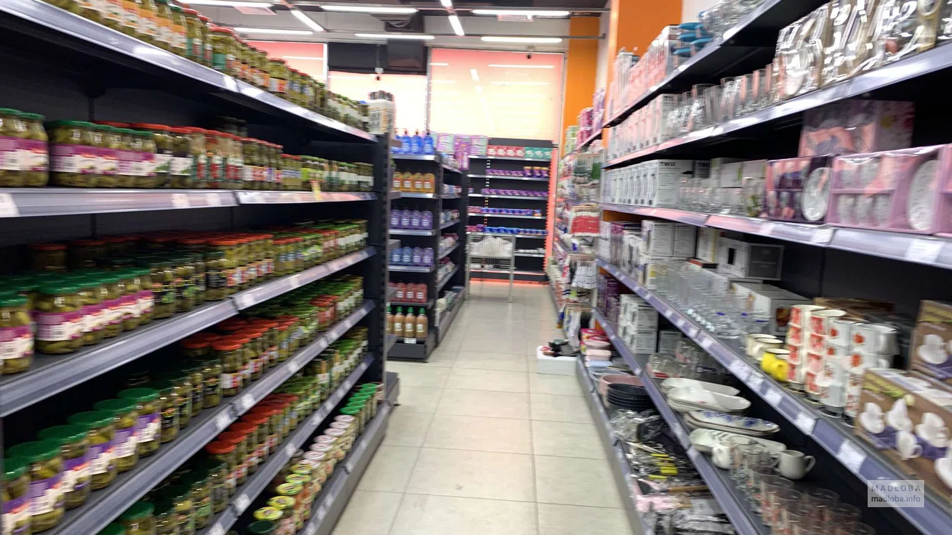 Посуда в супермаркете Billion