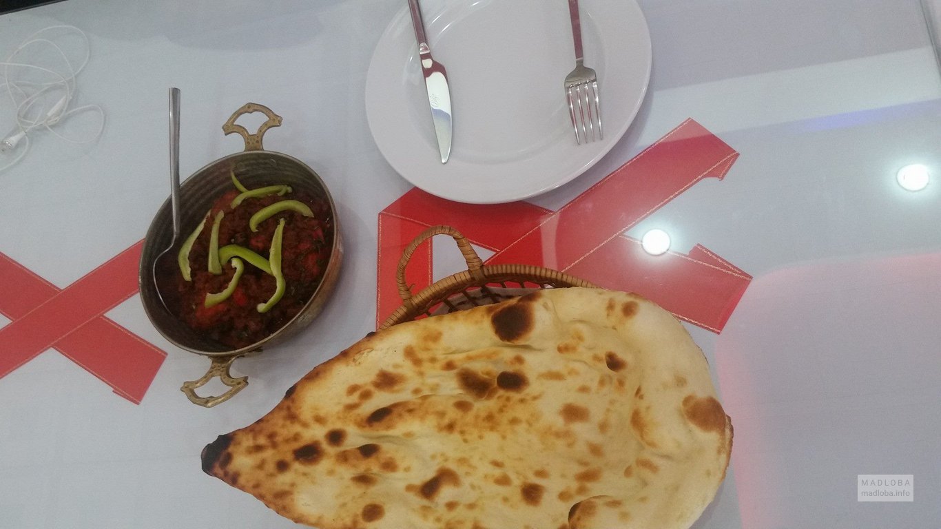 Хачапури в Bismillah Indian Tandoori Restaurant