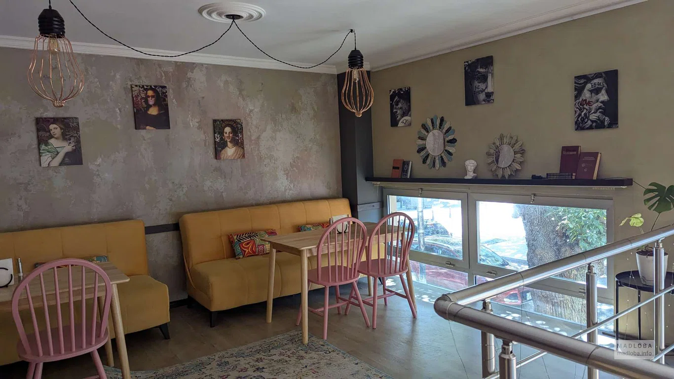 уютная атмосфера в ресторане Bliss Gastrobar в Батуми