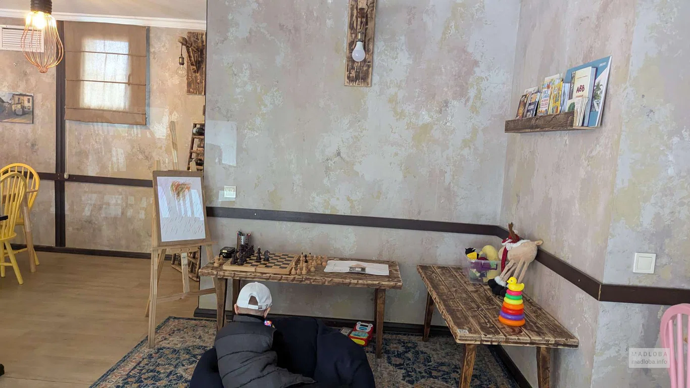 Уголок для детей в ресторане Bliss Gastrobar в Батуми