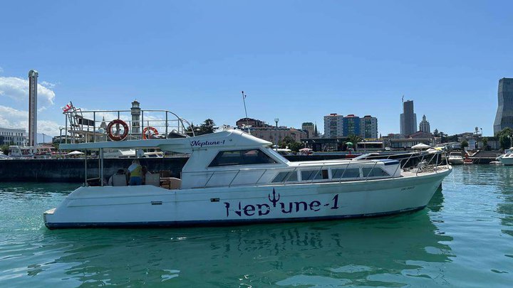 Large yacht "Neptun-1"