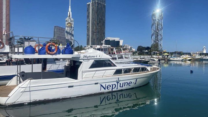 Большая яхта "Neptun-1"