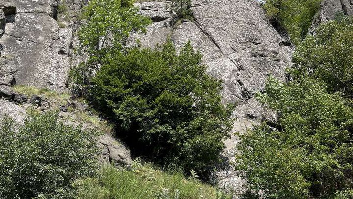 Climbing area on natural terrain