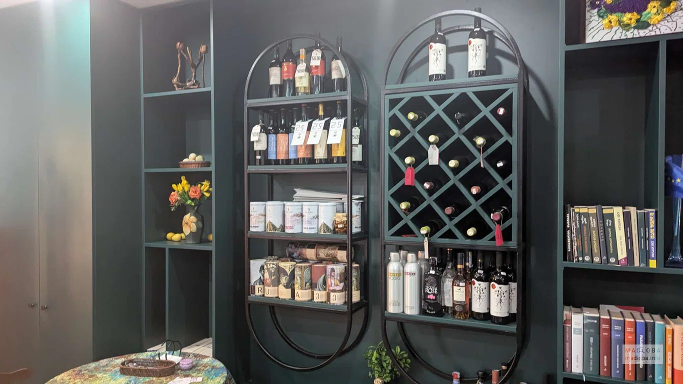 Bukioti Café Кутаиси — кофейня на ул. Гелати, 8