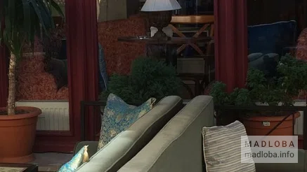 Летняя терраса с диванами Cafe Modi