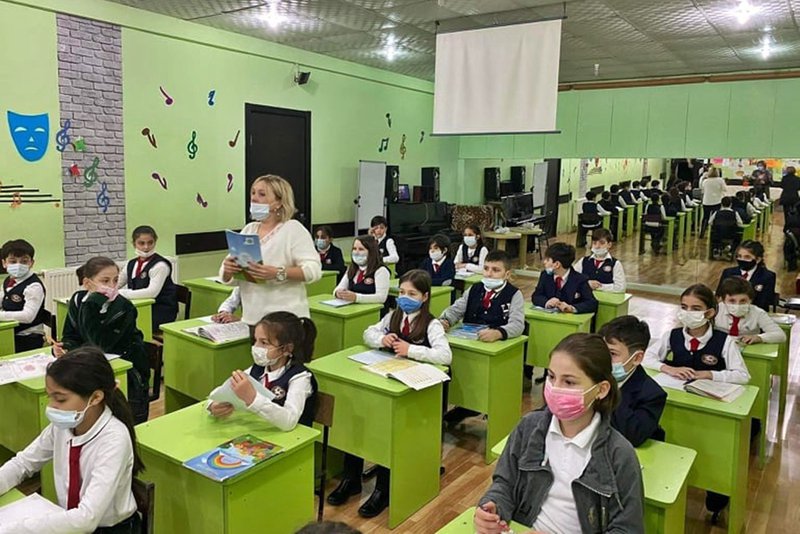 Школа Кандид в Тбилиси