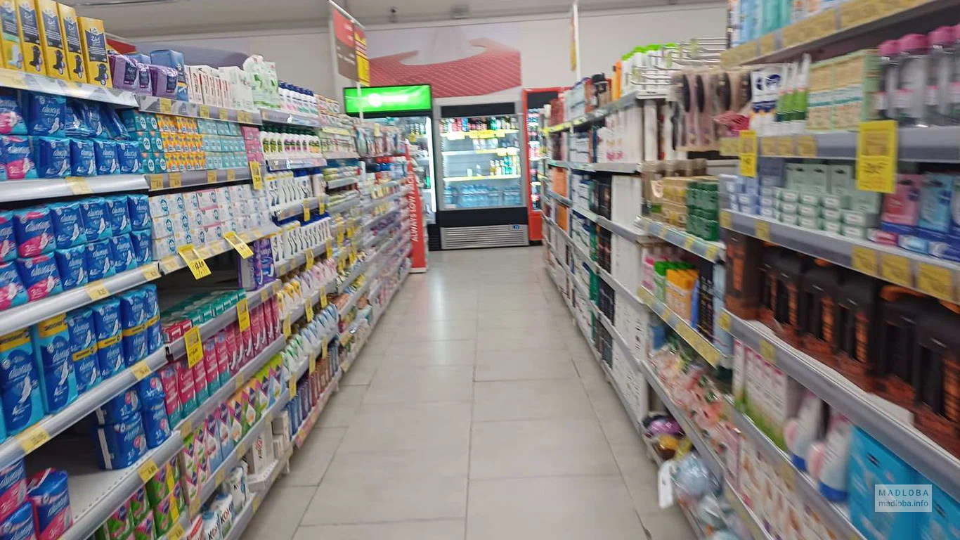 Проход с бытовой химией и косметикой