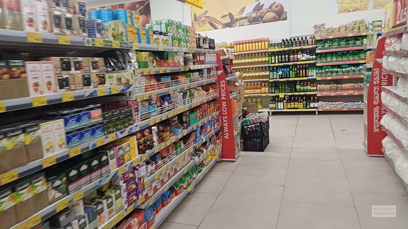 Супермаркет "Carrefour" в Телави