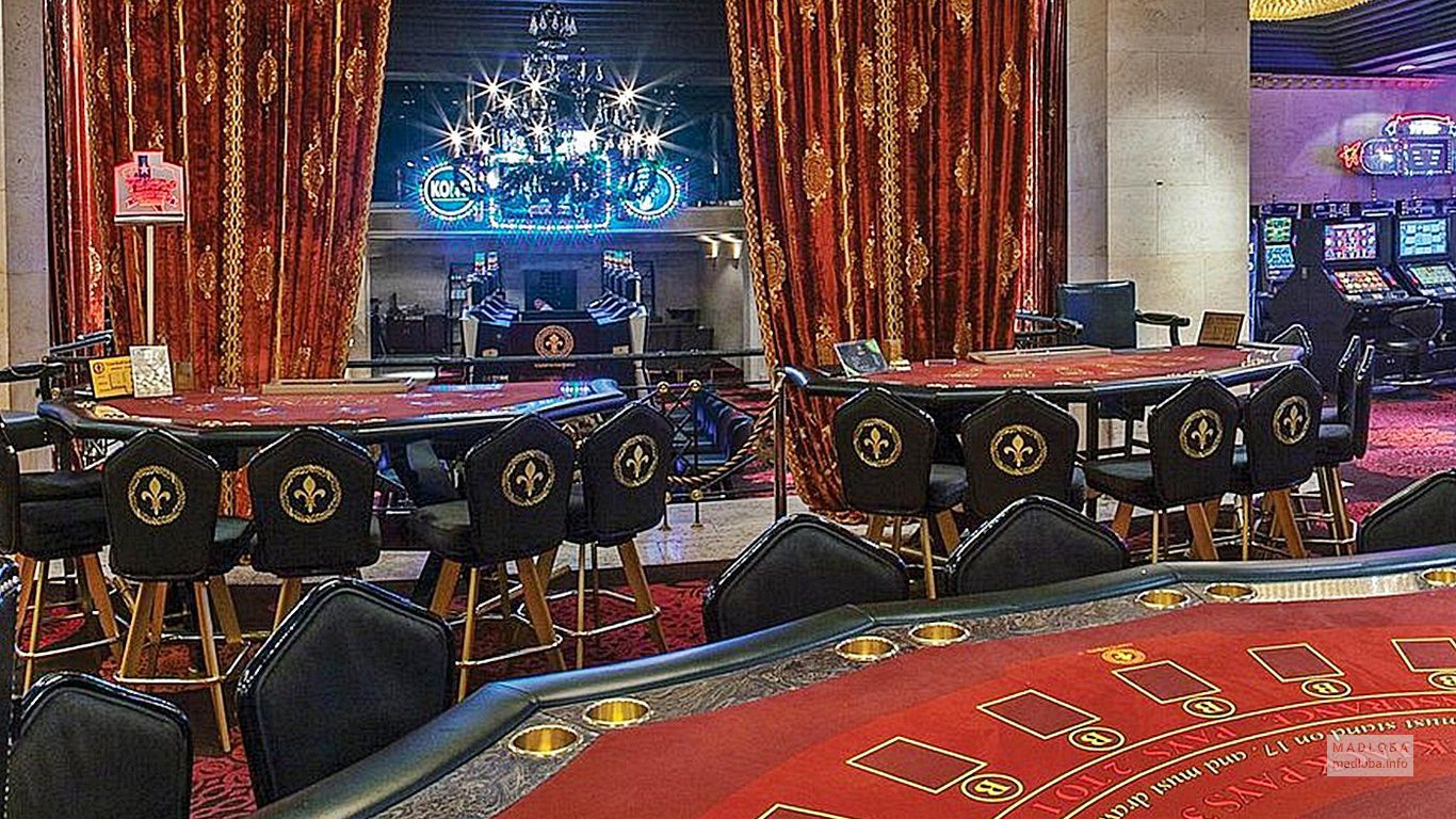 Столы для карточных игр в Casino Adjara