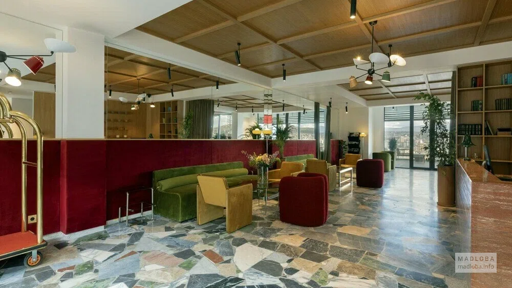 Холл отеля Castor & Pollux