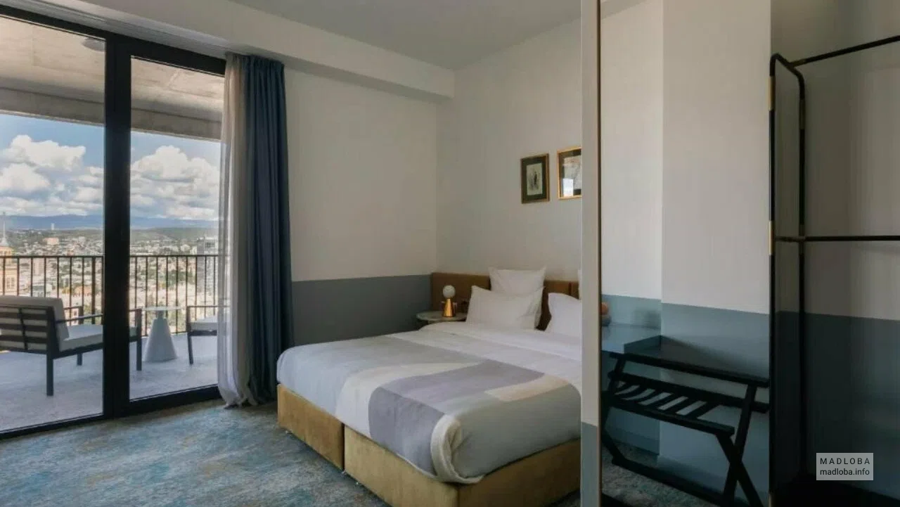 Уютный номер с красивым видом в Castor & Pollux