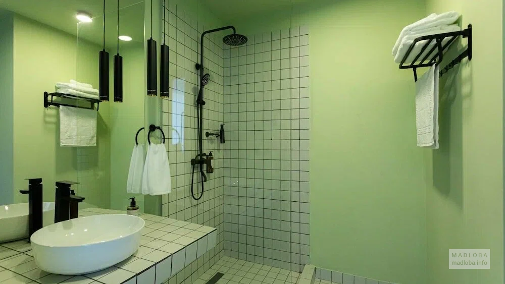 Санузел в отеле Castor & Pollux