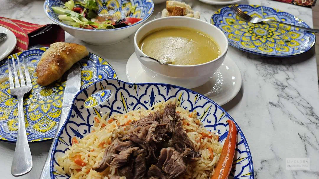 Подача блюд грузинской кухни