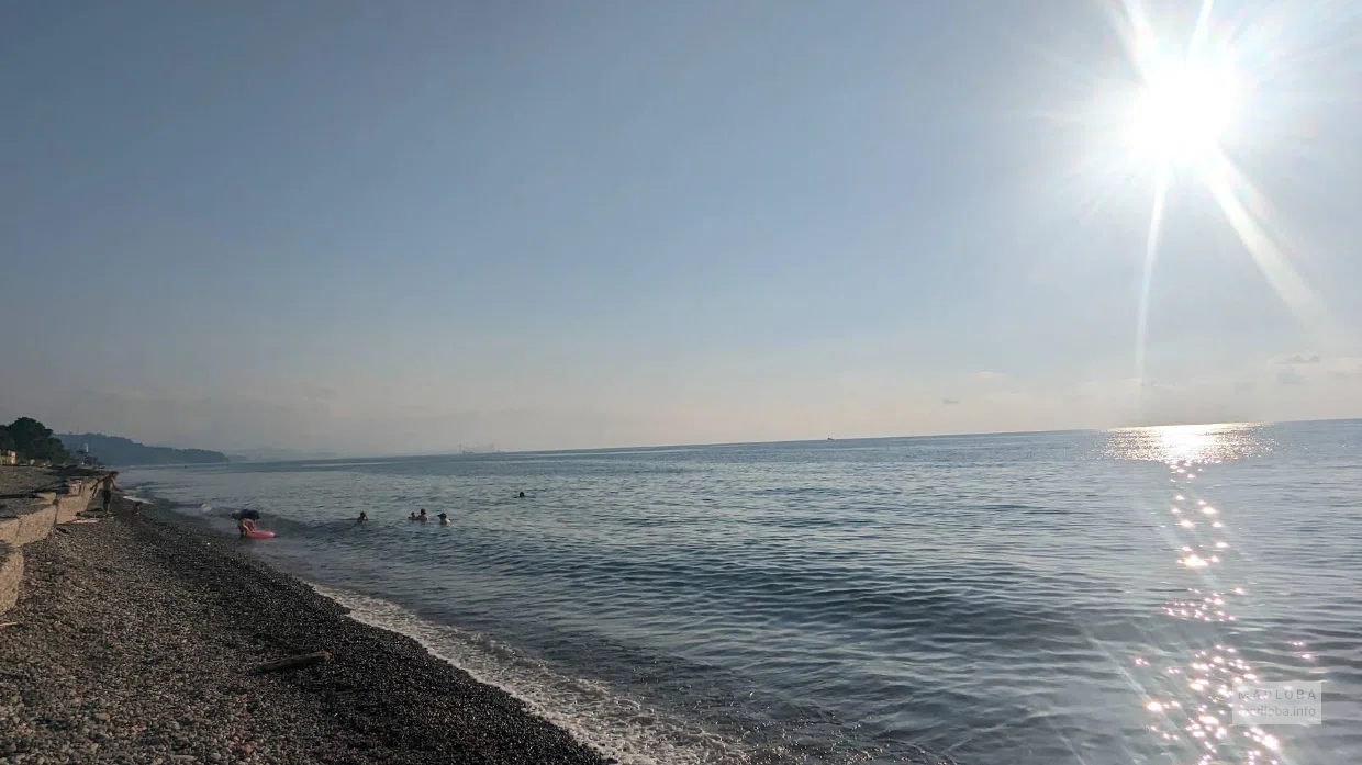 Галечный пляж Чакви