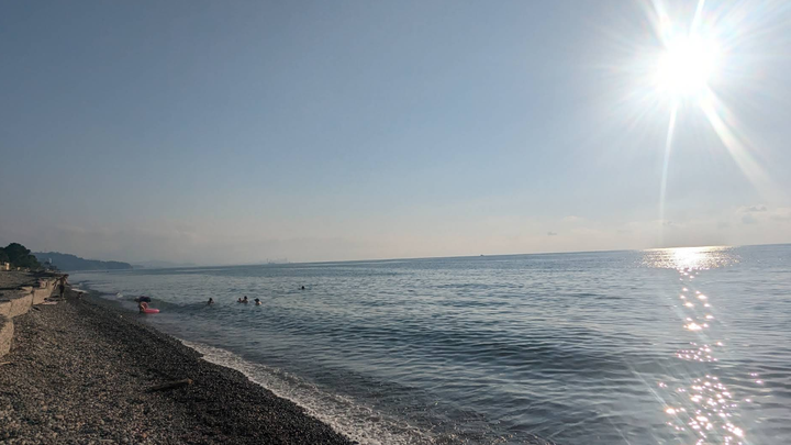 Галечный пляж Чакви