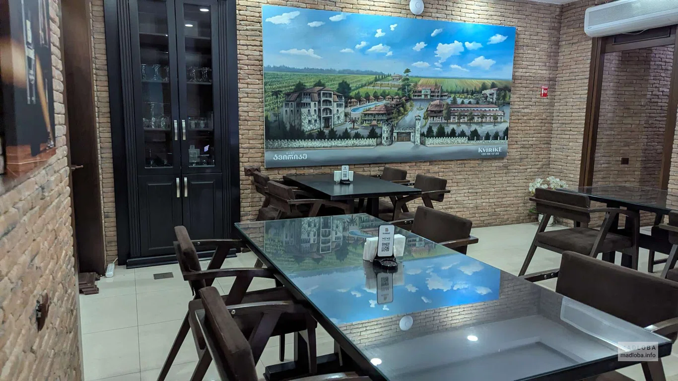 Уютный ресторан Chateau Kvirike Batumi