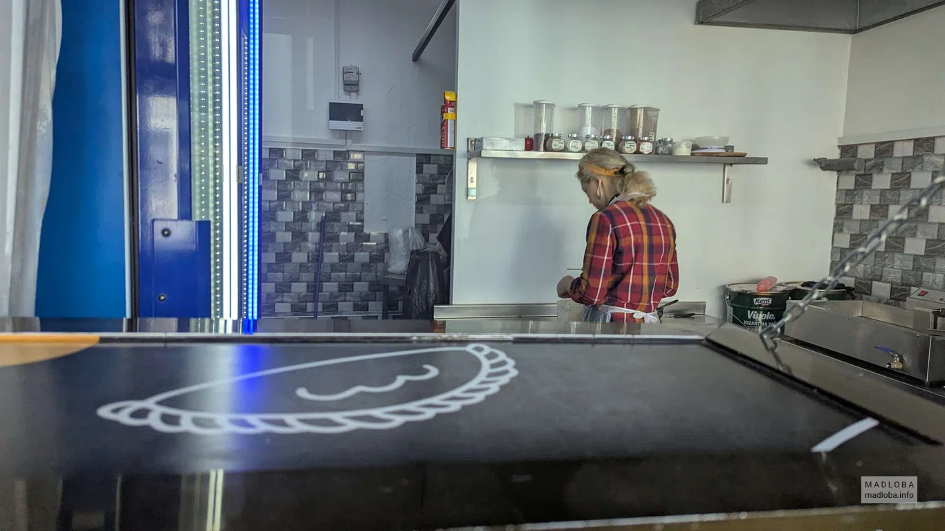 Cheburek №1 — чебуреки, пончики и снеки