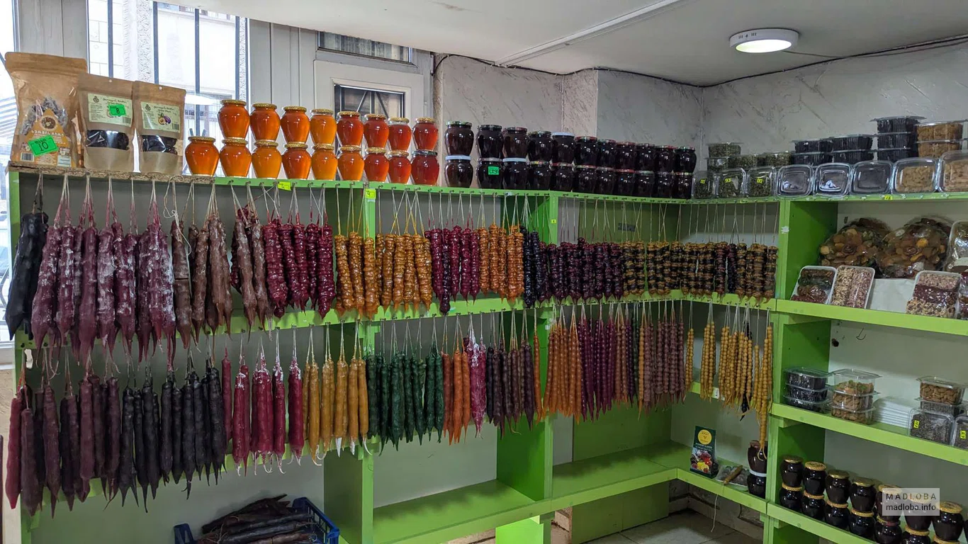 Восточные сладости в магазине Cherry