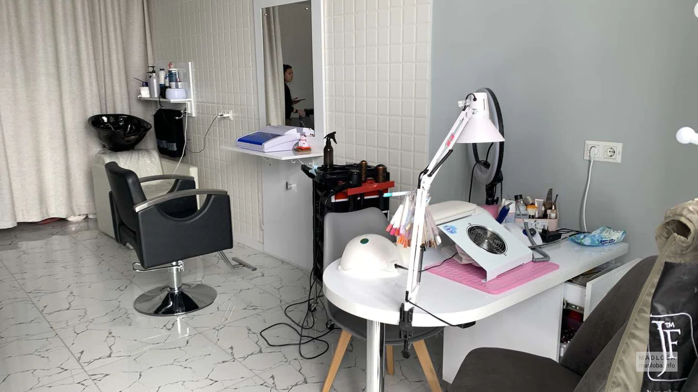 Рабочее место в парикмахерской CHIO CHIO